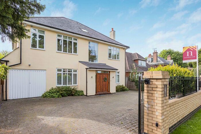 5 Bedroom Detached House To Rent In Mile House Lane, St Albans, AL1