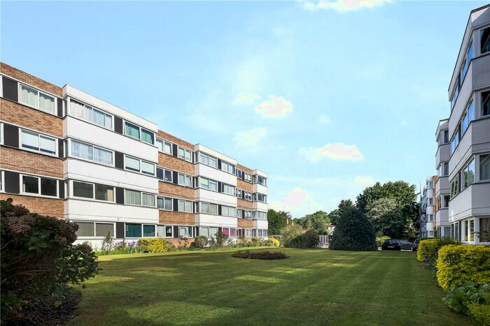 2 Bedroom Maisonette To Rent In Queenswood Gardens, London, E11