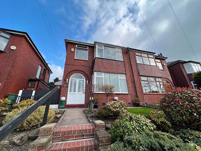 3 Bedroom Semi-Detached House For Sale In Manchester Road, Kearsley, Bolton, BL4