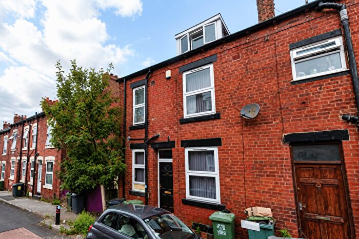 2 Bedroom Terraced House For Sale In Autumn Place, Hyde Park, Leeds, LS6