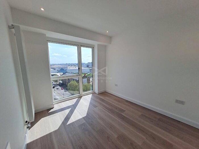 2 Bedroom Flat For Sale In Galleria House, Western Gateway, London, E16