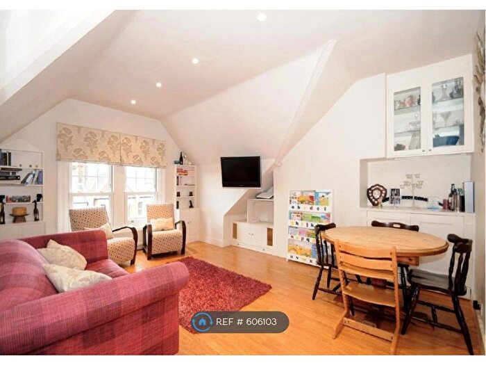 2 Bedroom Flat To Rent In Muswell Avenue, London, N10