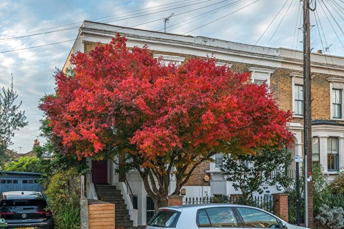 3 Bedroom End Terrace House For Sale In Chaucer Road, London, SE24