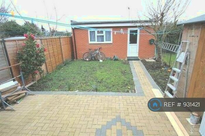 Studio To Rent In Galsworthy Road, London, NW2