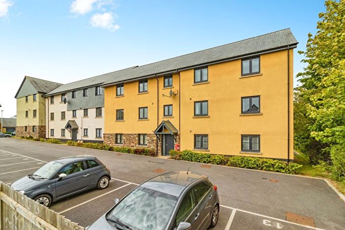 2 Bedroom Flat For Sale In Barton Way, Dartmouth, Devon, TQ6