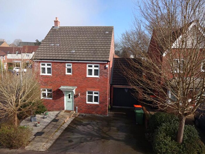4 Bedroom Detached House For Sale In Lake View, Houghton Regis, Dunstable, Bedfordshire, LU5