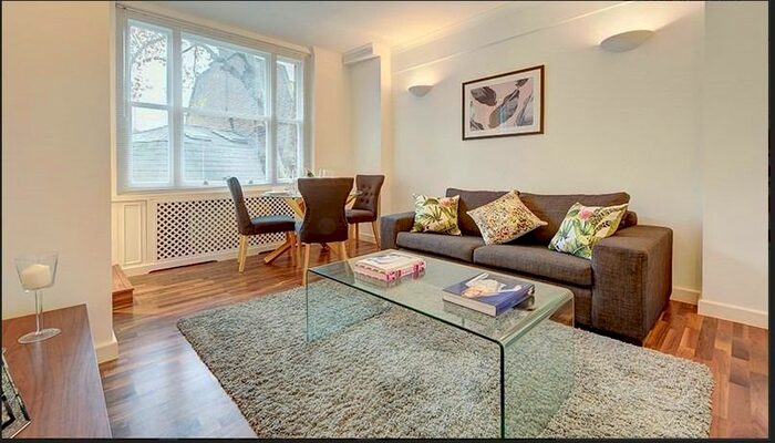 2 Bedroom Flat To Rent In Hill Street, London, Greater London, W1J