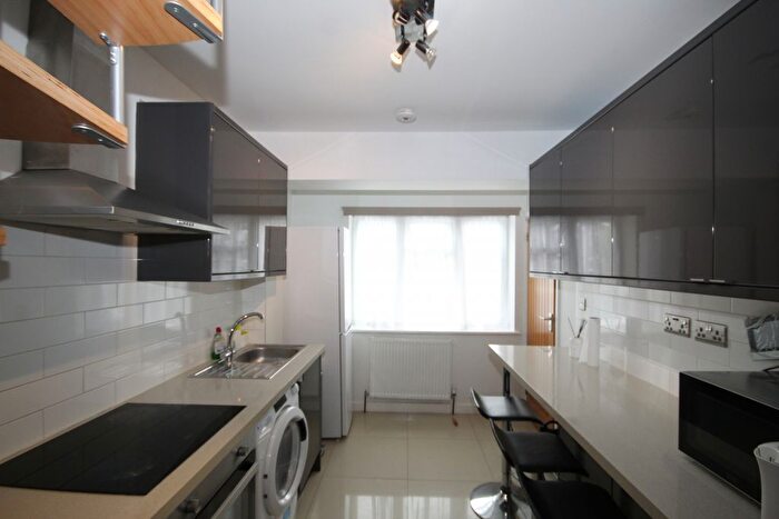 1 Bedroom Studio To Rent In Malvern Avenue, Harrow, Middlesex, HA2