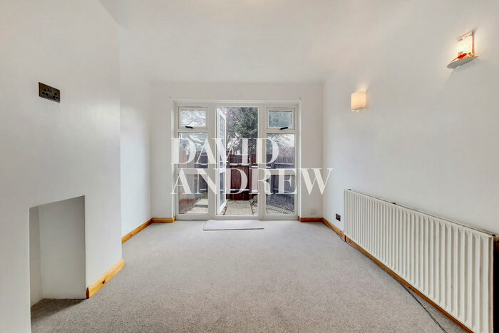 2 Bedroom Apartment To Rent In Whittington Road, N22