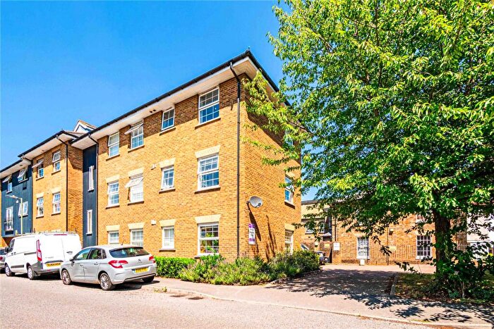 2 Bedroom Apartment For Sale In Fourdrinier Way, Hemel Hempstead, Hertfordshire, HP3