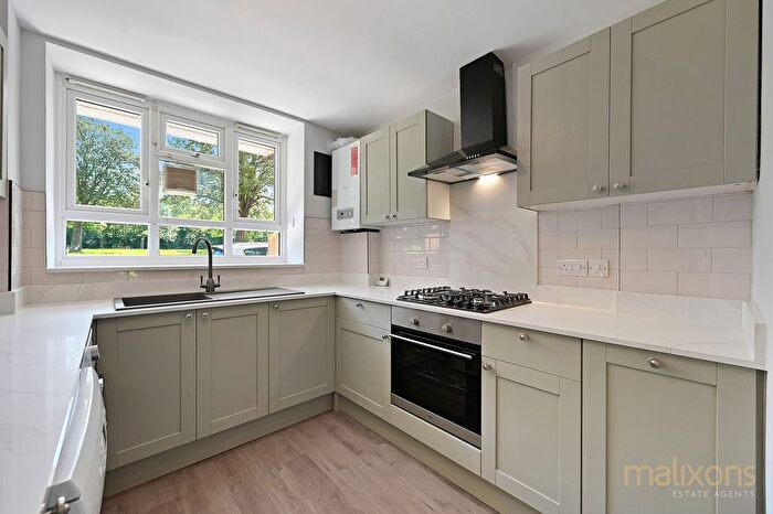 3 Bedroom Flat To Rent In Aldrington Road, Grierson House Aldrington Road, SW16