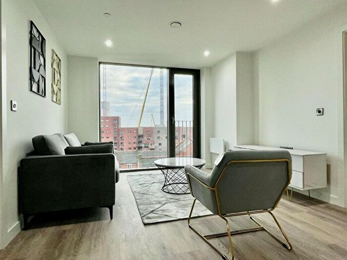 2 Bedroom Apartment To Rent In Oxygen Tower, Store Street, Manchester, Greater Manchester, M1