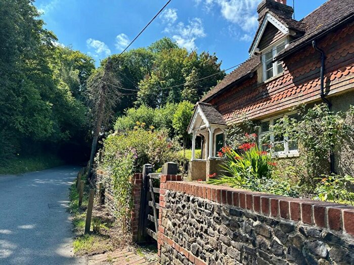 3 Bedroom Semi-Detached House To Rent In Hambledon Road, Godalming, Surrey, GU8