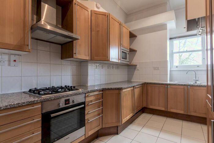 4 Bedroom Flat To Rent In Fitzjohns Avenue, London, NW3