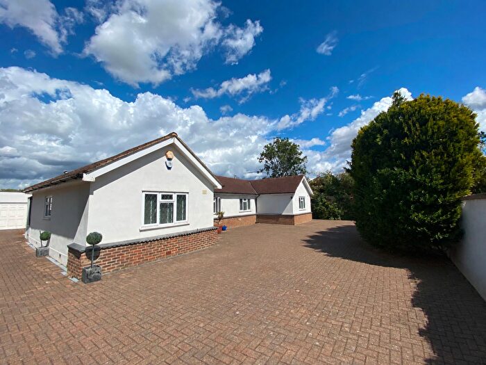 4 Bedroom Detached Bungalow To Rent In Croydon Lane, Banstead, SM7