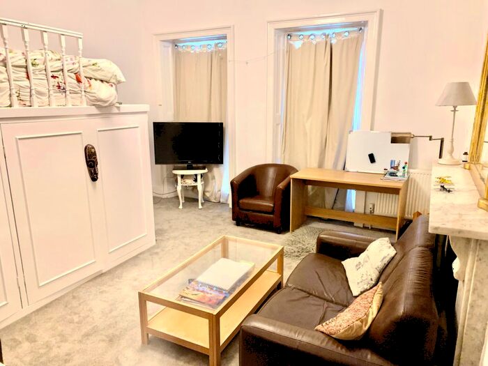 1 Bedroom Flat To Rent In Belvedere Villas, Bath, BA1