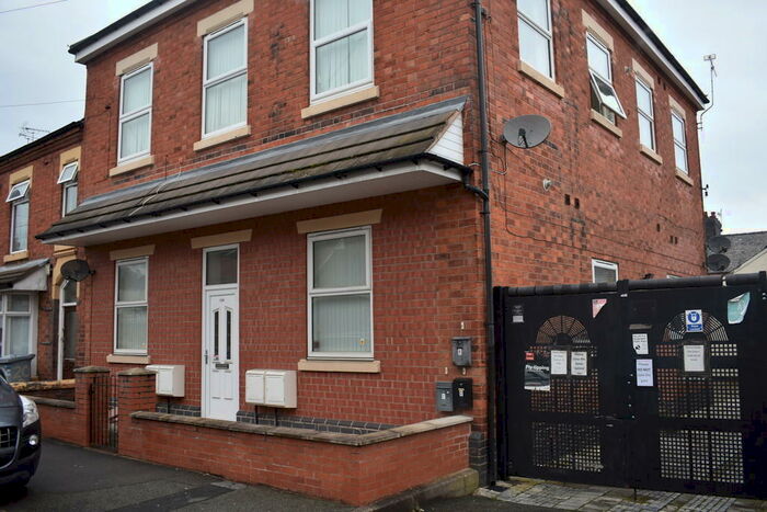 2 Bedroom Flat To Rent In Derrington Avenue, Crewe, CW2