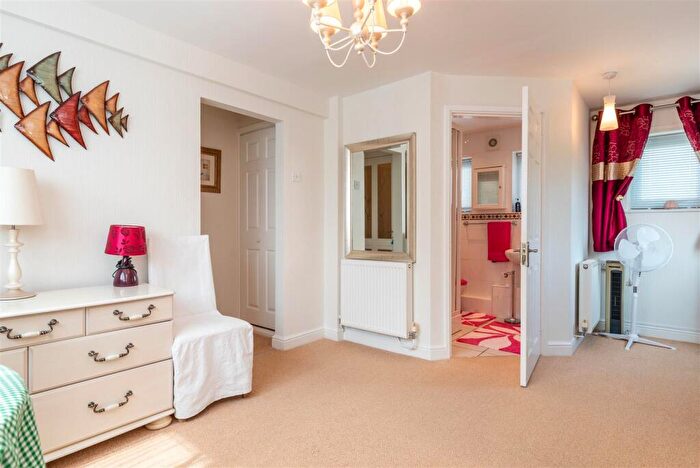 4 Bedroom Detached House For Sale In London Road, Shardlow, Derby, DE72
