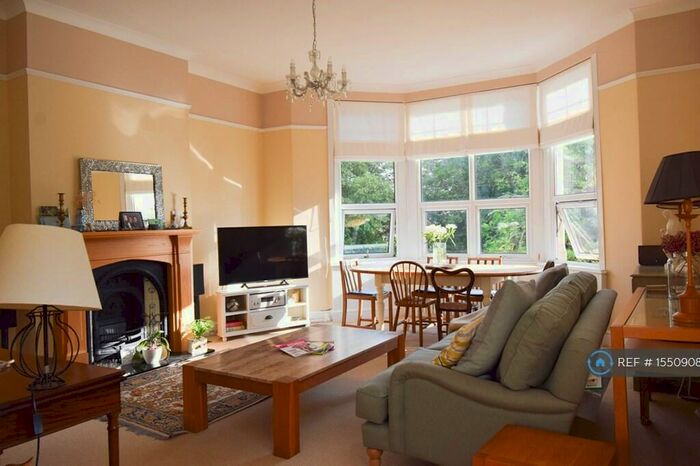 2 Bedroom Flat To Rent In Castle Road, Clevedon, BS21