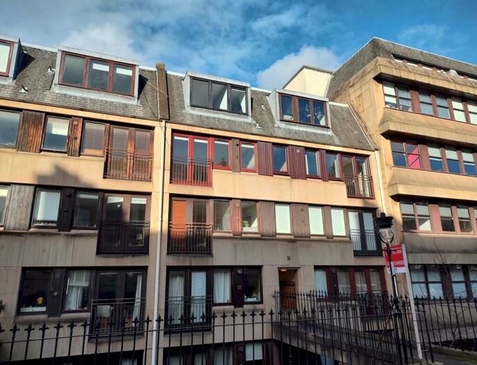 2 Bedroom Flat To Rent In Fettes Row, Edinburgh, Midlothian, EH3