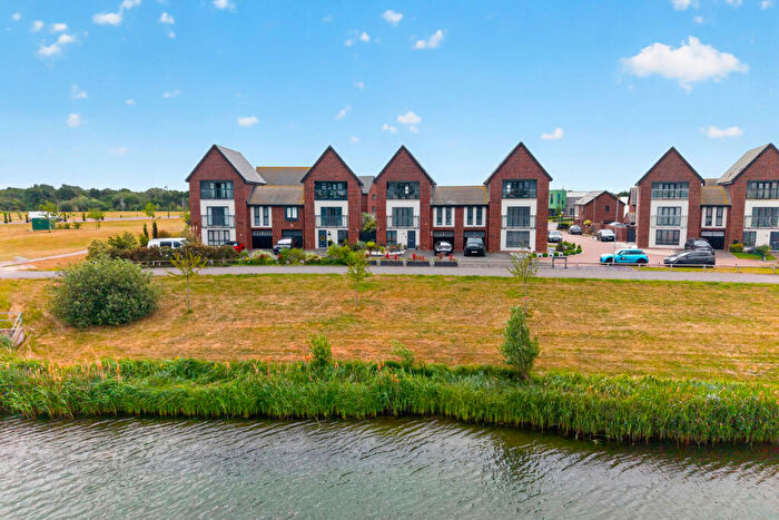 4 Bedroom Town House For Sale In Chalice Close, Hampton Gardens, Peterborough, PE7