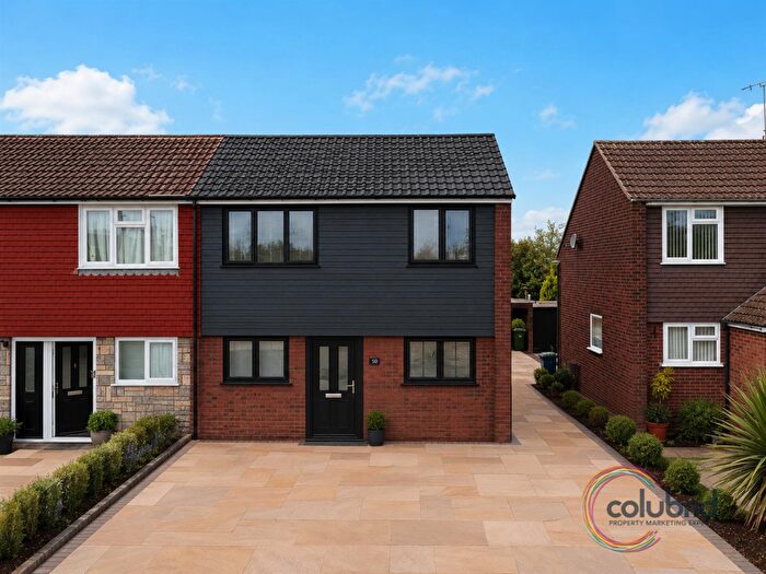 3 Bedroom Semi-Detached House For Sale In Monks Haven, Stanford-le-Hope, SS17