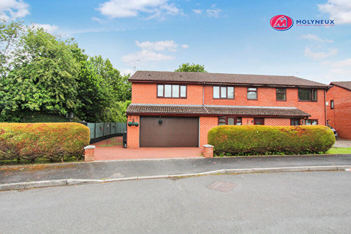 4 Bedroom Semi-Detached House For Sale In Oak Meadows, Tanyfron, LL11