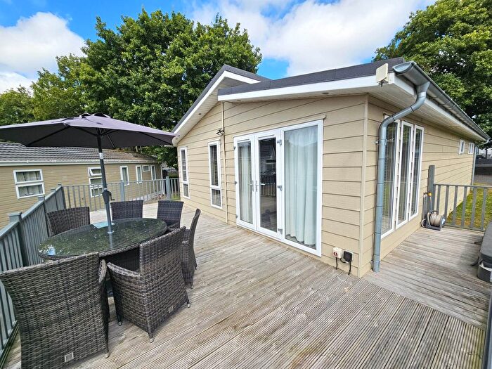 2 Bedroom Lodge For Sale In Bacton Rd, North Walsham, NR28