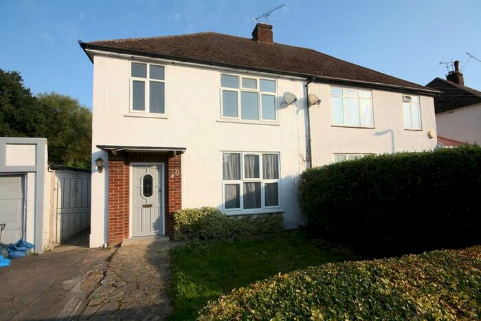 3 Bedroom Detached House To Rent In Glenavon Gardens, Slough, SL3