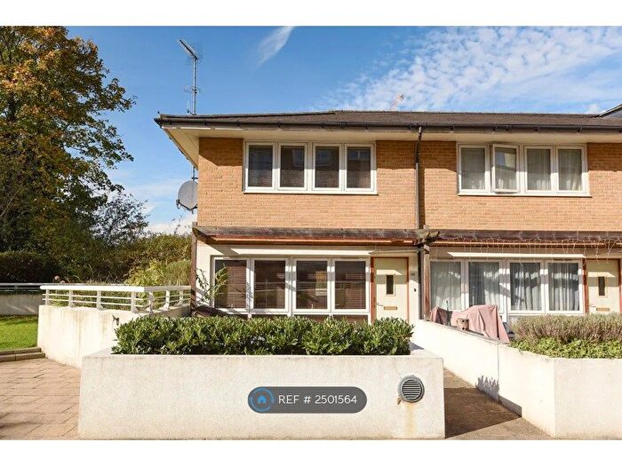 2 Bedroom Semi-Detached House To Rent In Keswick Road, London, SW15