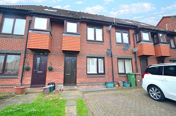 1 Bedroom Flat To Rent In Goosens Close, Sutton, Surrey, SM1