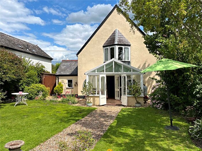 3 Bedroom Detached House For Sale In High Street, Selborne, Alton, Hampshire, GU34