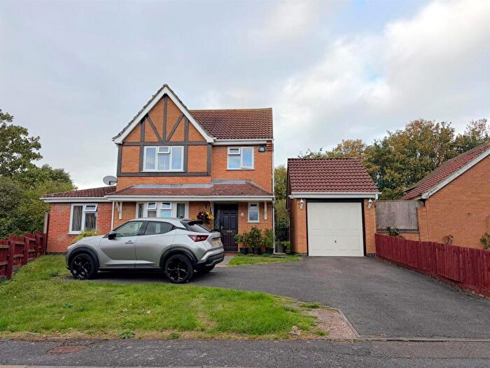 6 Bedroom Detached House For Sale In Haywood Close, Goodwood, Leicester, LE5