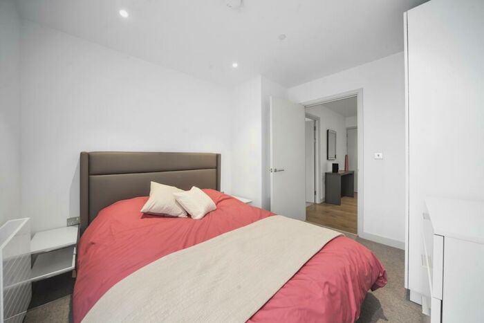 2 Bedroom Apartment To Rent In Mawes House, SE17