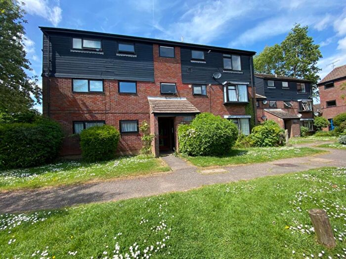 2 Bedroom Apartment For Sale In Howard Agne Close, Bovingdon, Hemel Hempstead, HP3