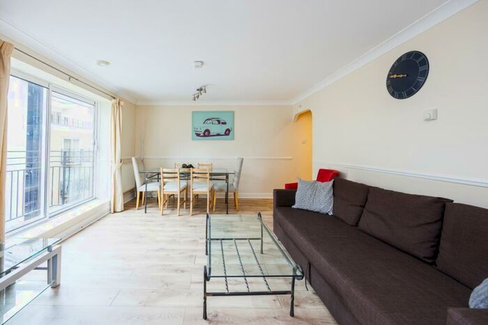 2 Bedroom Apartment To Rent In High Timber Street London, EC4V