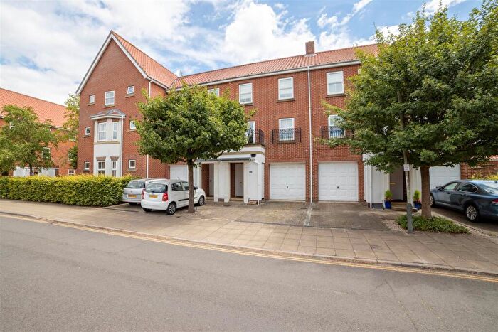 3 Bedroom House To Rent In Golden Triangle, Norwich, NR2