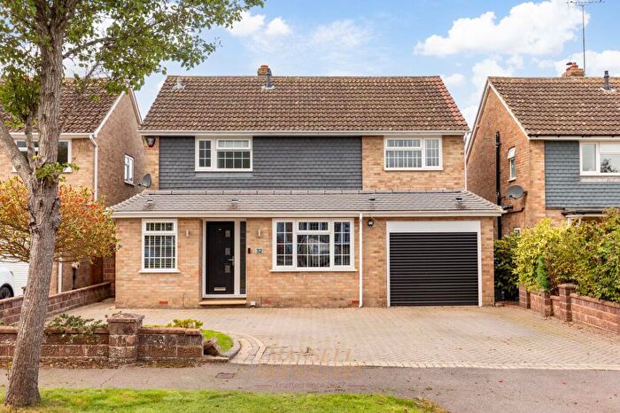 4 Bedroom Detached House For Sale In Kitsmead, Copthorne, RH10