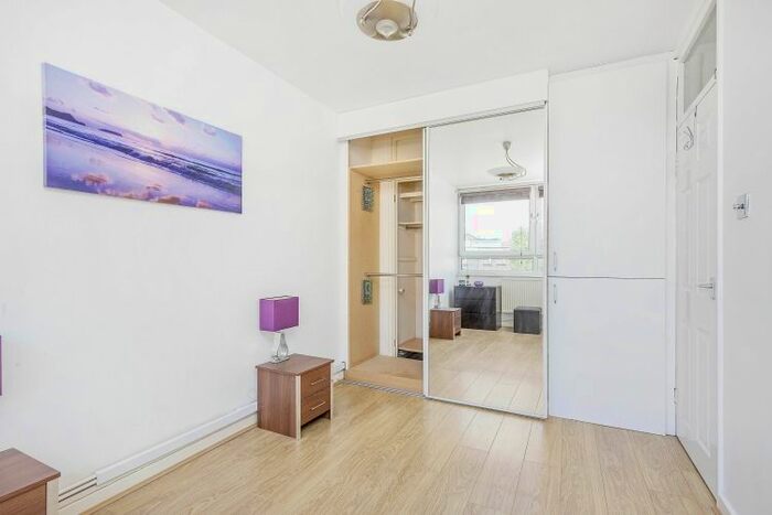 3 Bedroom Flat To Rent In Harrow Road, London, W2