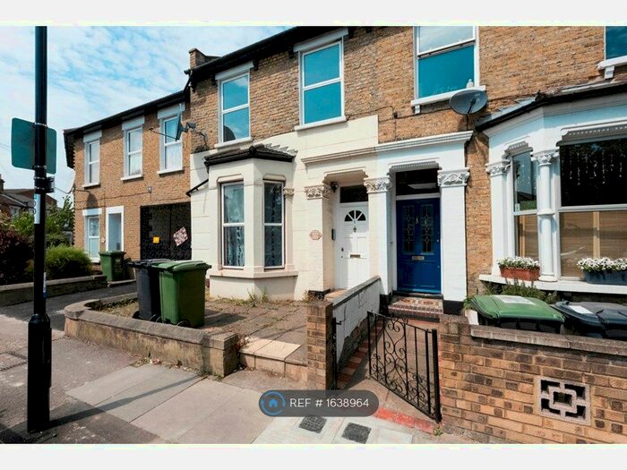 1 Bedroom Flat To Rent In Regency Court, London, SE14