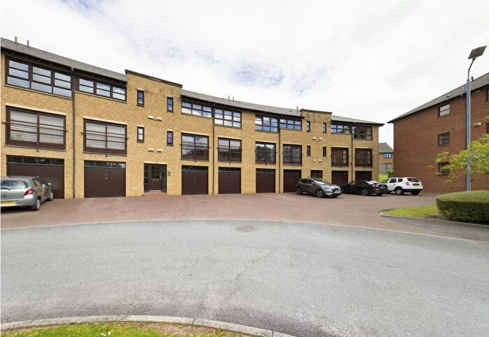 2 Bedroom Flat To Rent In Lymekilns Road, Glasgow, G74