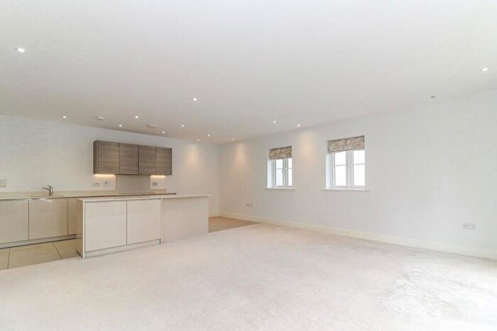 2 Bedroom Apartment For Sale In Station Road, Beaconsfield, HP9
