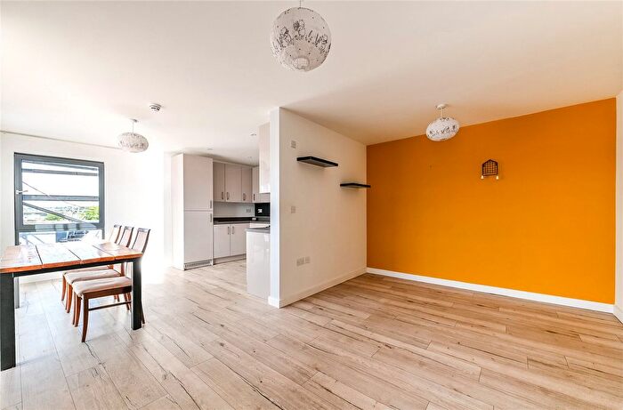 2 Bedroom Flat For Sale In Upper Stone Street, Maidstone, Kent, ME15