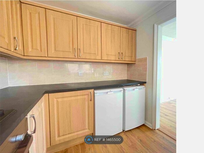 2 Bedroom Flat To Rent In Oakbrook Court, Sheffield, S10