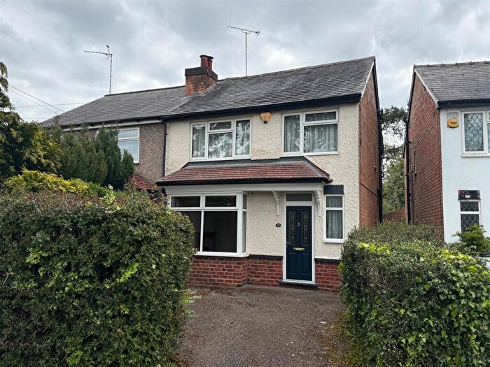 3 Bedroom Semi Detached House For Sale In Baldwins Lane, Birmingham, B28