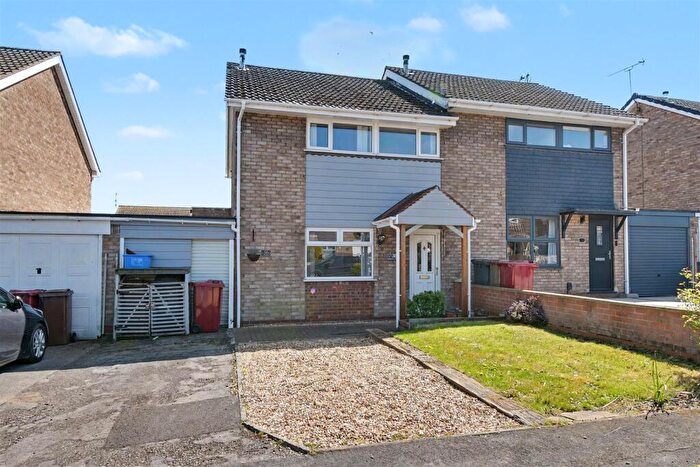 3 Bedroom Semi Detached House For Sale In St. Bernard Close, Broughton, Brigg, DN20
