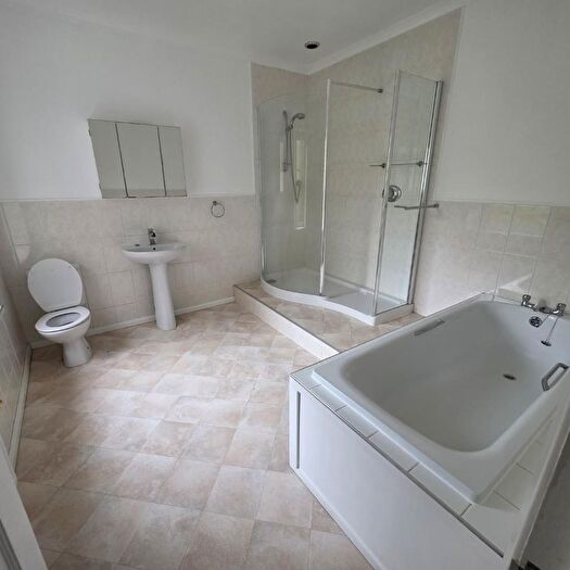 2 Bedroom End Of Terrace House To Rent In Queen Street, Blaengarw, CF32
