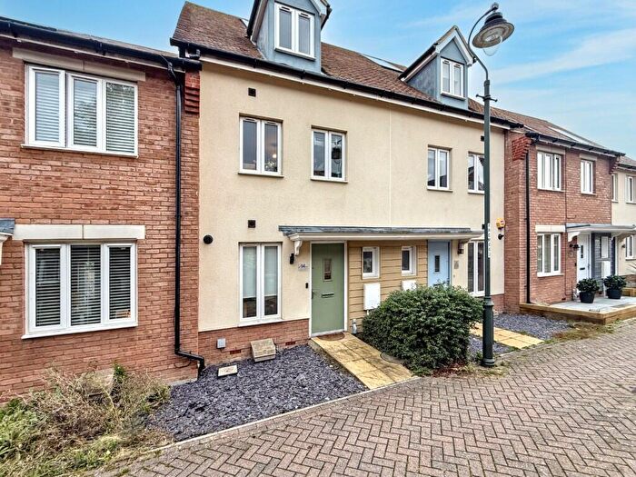 3 Bedroom Terraced House For Sale In Redwing Avenue, ME9