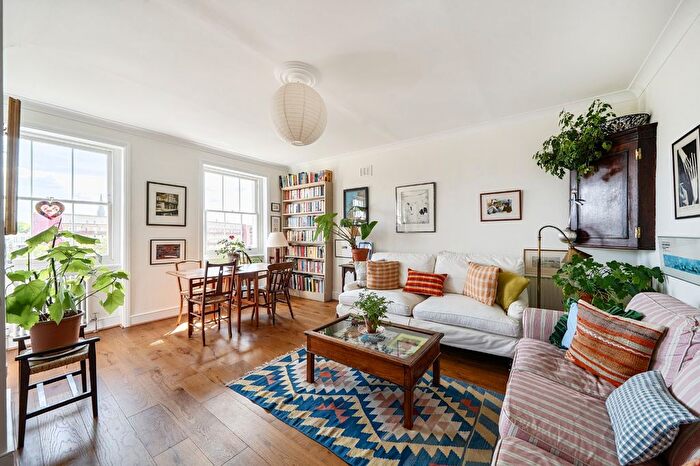 2 Bedroom Flat For Sale In Brondesbury Villas, Queens Park, London, NW6