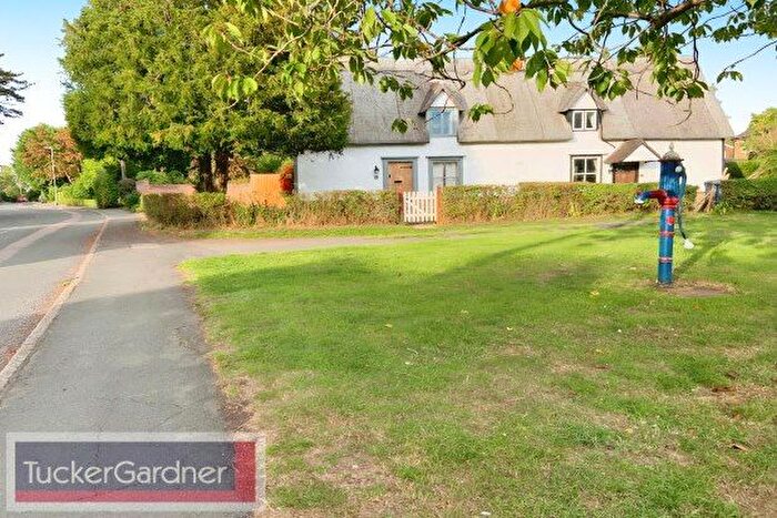 2 Bedroom Cottage To Rent In High Street, Cambridge, CB23